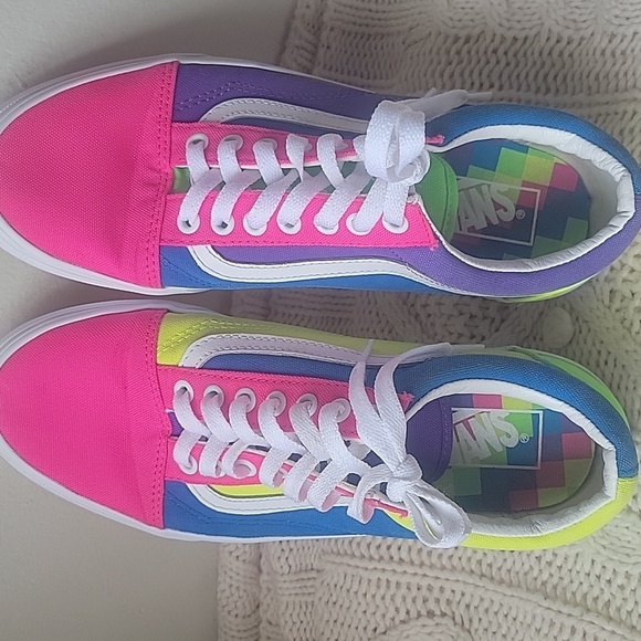 Vans Shoes - Vans Vibrant Multi-Color Women's Sneakers Sz M 8.5 - W10
